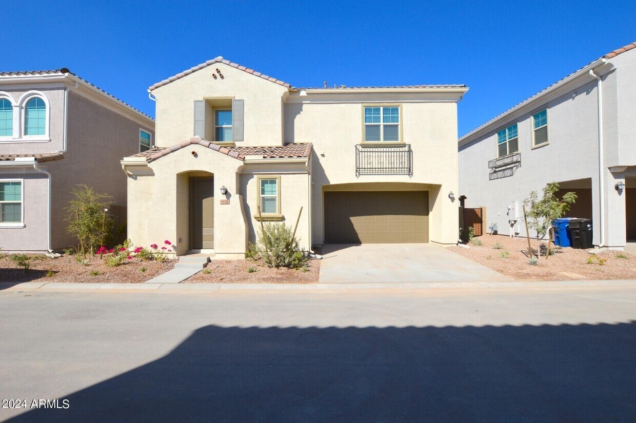 Primary Photo - 1142 E Newland Dr