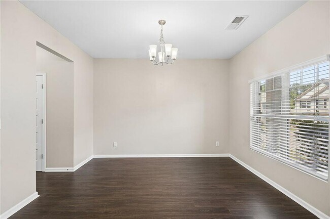 Building Photo - 462 Fredrick Dr