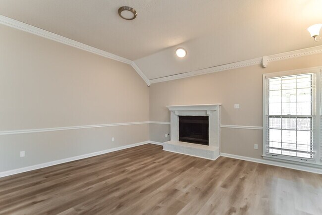 Foto del edificio - 2025 Westbriar Dr