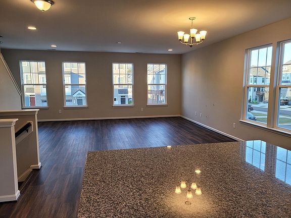Building Photo - 1011 Larabee Ln