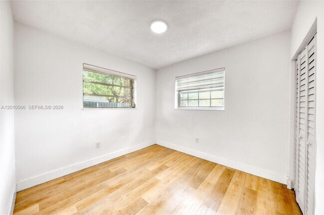Foto del edificio - 1535 NW 53rd St