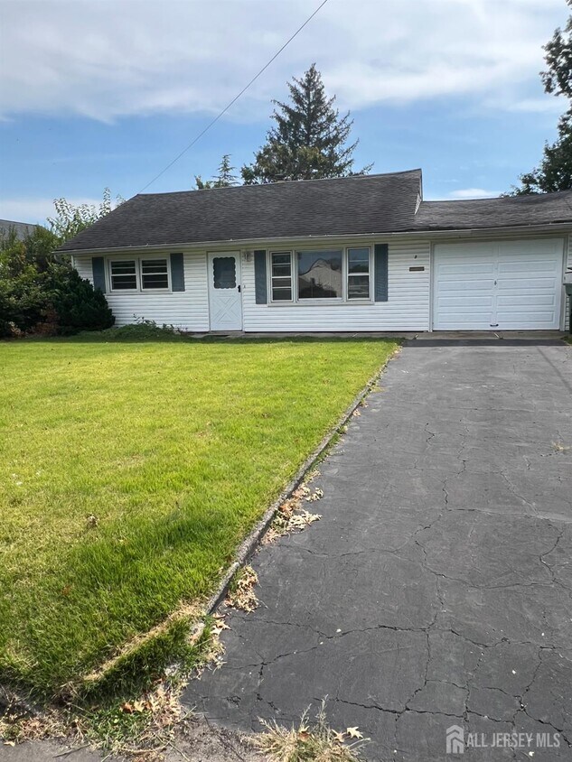 Foto principal - 8 Rosewood Rd