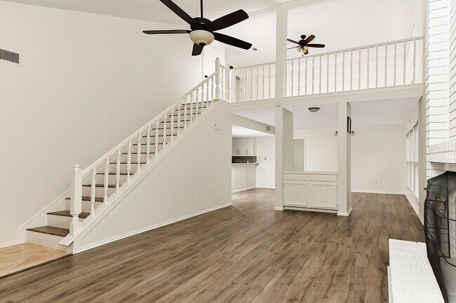 Foto del edificio - 30 Berryfrost Ln