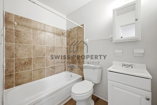 Foto del edificio - 544 Riverview Dr