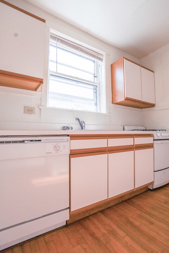 Foto del edificio - 4241 N Hermitage Ave