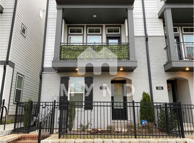 Building Photo - 828 S Columbia Dr