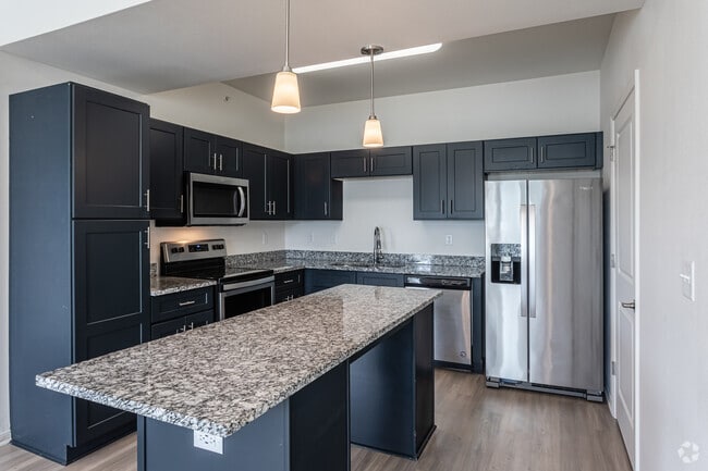 1BR, 1BA - 781-840SF - Renaissance Pointe