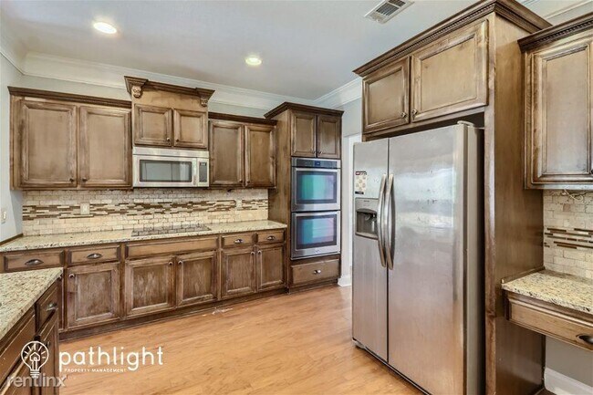 Foto del edificio - 5 br, 3.5 bath House - 151 Shelton Dr UNIT