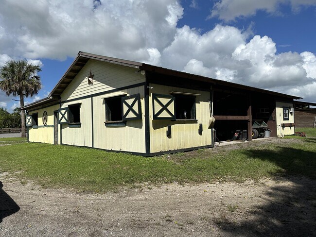 Foto del edificio - 14345 33rd Pl N