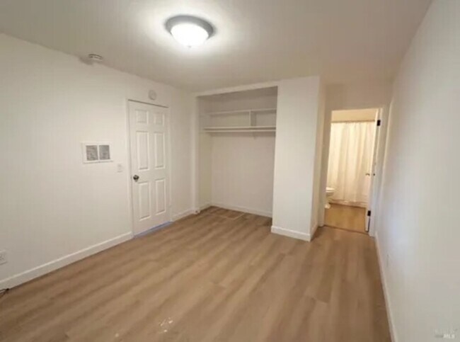 Foto del edificio - Lovely 1 Bedroom 1 Bath with a Beautiful Back Yard