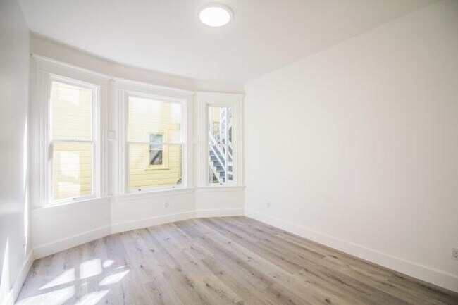 Building Photo - 3 bedroom in San Francisco CA 94110