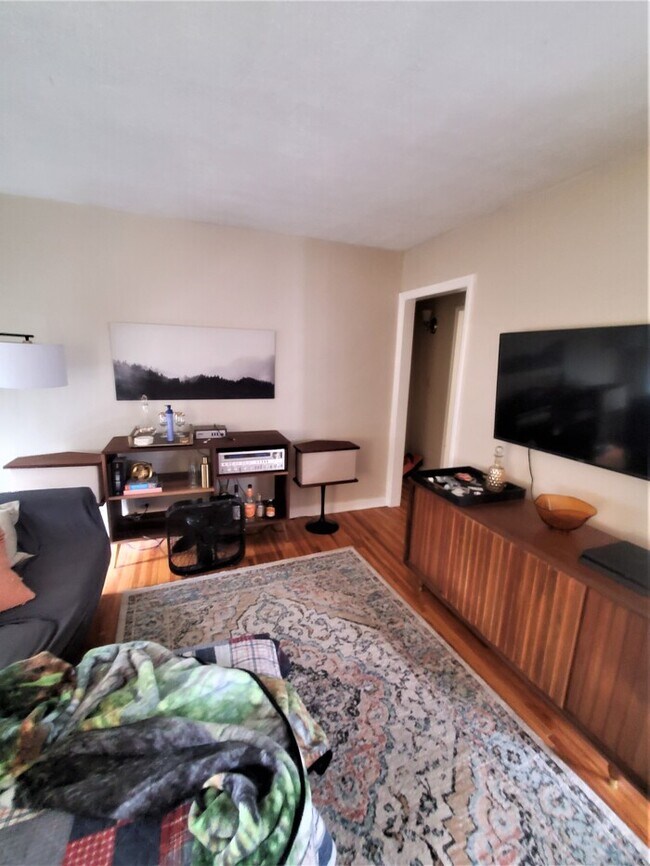 Foto del edificio - 2245 Pinewood Dr