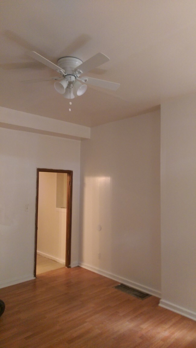 Foto del edificio - 2102 Chippewa St