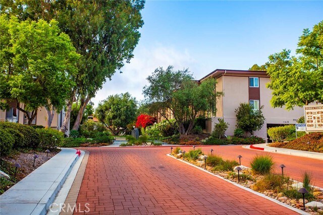 Foto del edificio - 5937 Armaga Spring Rd