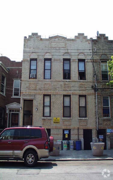 Primary Photo - 617 Casanova St