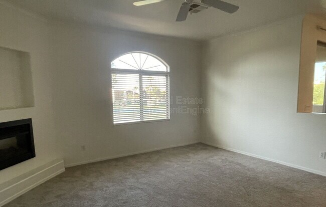 Foto del edificio - 955 E Knox Rd