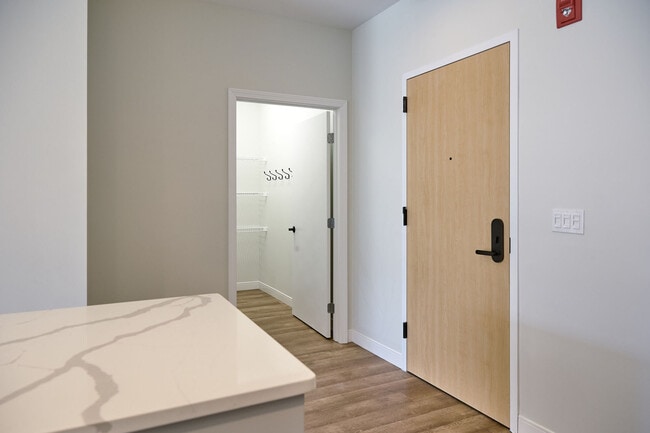 Corner 1 Bedroom - The Eddy
