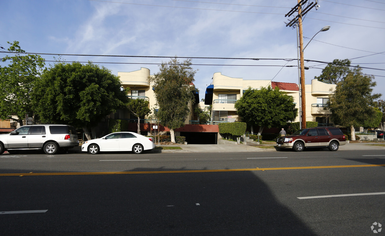 Edificio - 239 N Verdugo Rd