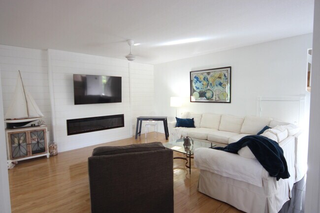 Foto del edificio - 3101 Fairway Dr N