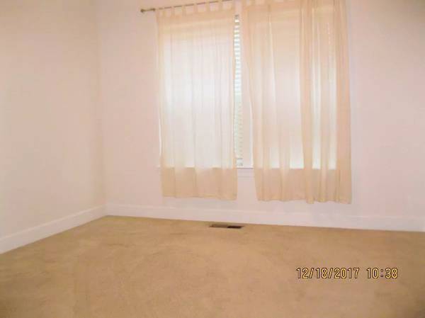 Building Photo - 102 Sandridge Way