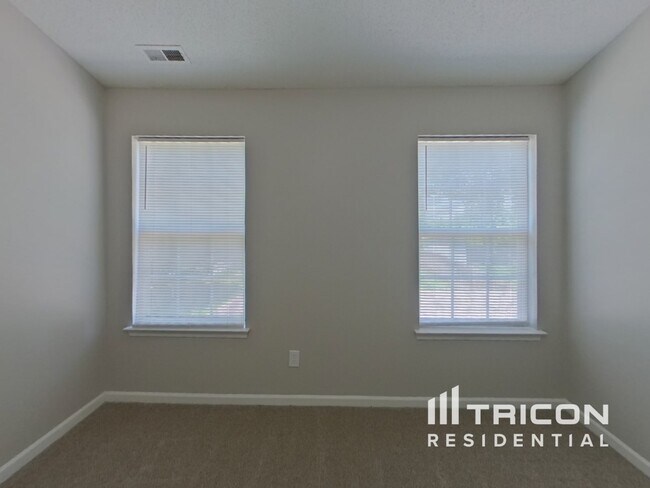 Building Photo - 113 Camforth Dr