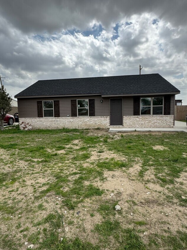 Primary Photo - Newly Remodeled 3 Bed / 1 Bath in Truman