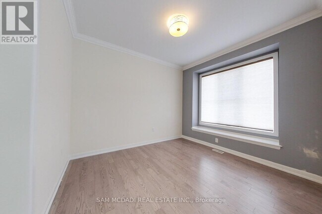 Building Photo - 119 Beaveridge Ave
