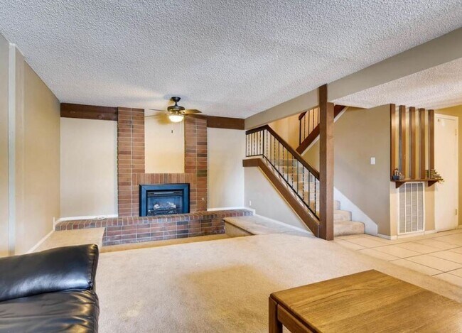 Building Photo - Charming 4-Bedroom Home with Spacious Floo...