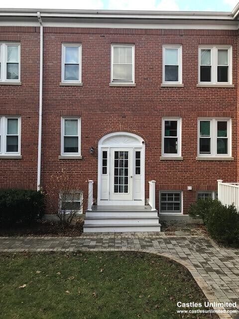 Primary Photo - 514 Mt Auburn St