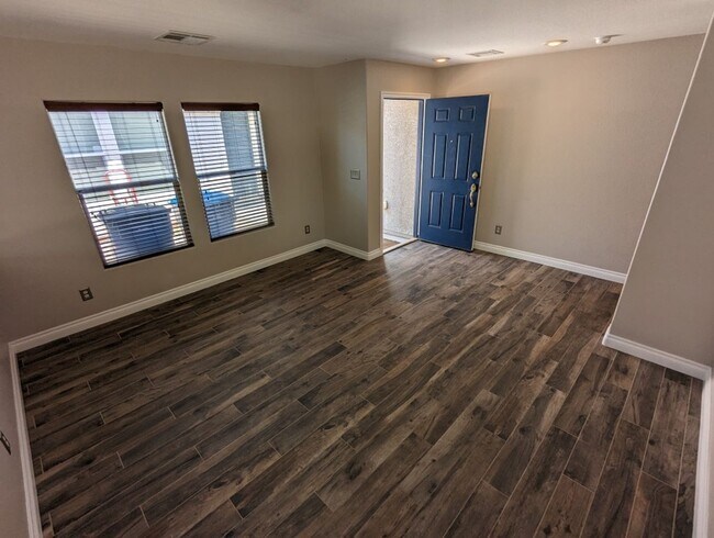 Foto del edificio - 4917 Hostetler Ave