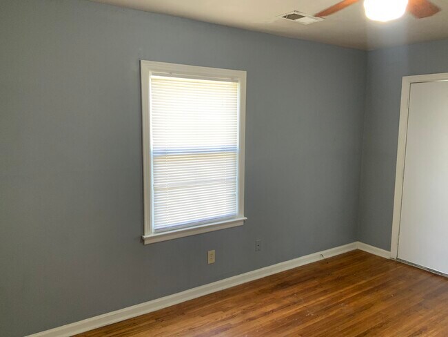 Foto del edificio - 4935 Byron Rd