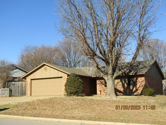 Building Photo - Great Home Located on the Eastside/Sungate...