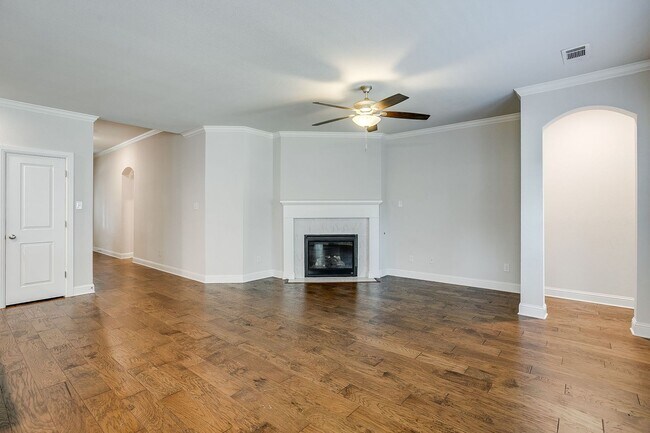 Foto del edificio - Short Term Rental- 4 Bed, 2 Bath Home Near TCU-  76109