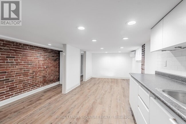 Building Photo - 49 Stanhope Ave