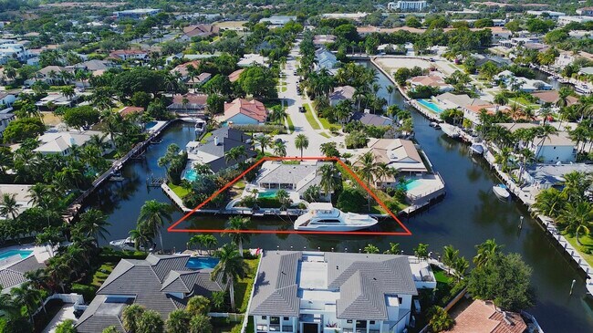 Building Photo - 830 NE Boca Bay Colony Dr