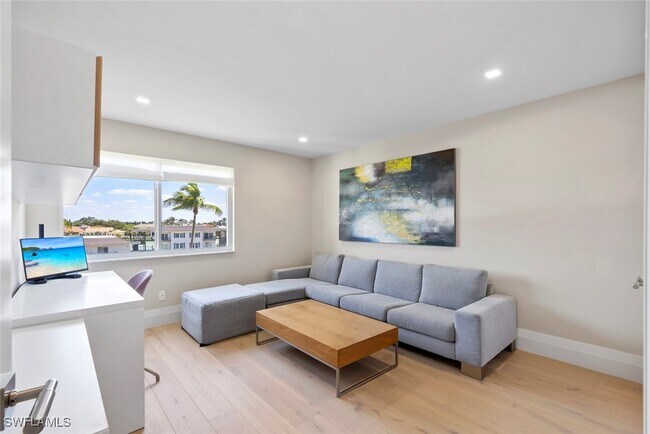 Foto del edificio - 3410 Gulf Shore Blvd N