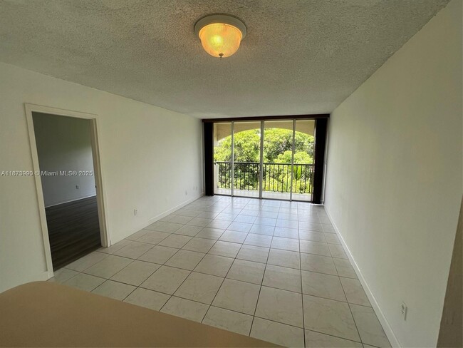 Foto del edificio - 2160 SW 16th Ave
