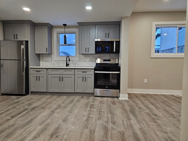 Kitchen - 286 Reiman St