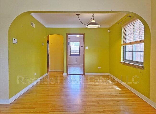 Building Photo - 1424 N Locust St