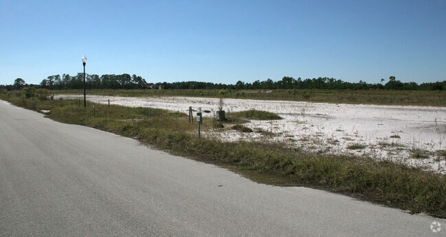 Building Photo - 1616 Tamarind Rd