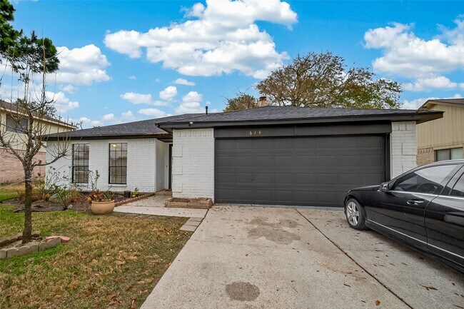 Foto del edificio - 614 Northaire Dr