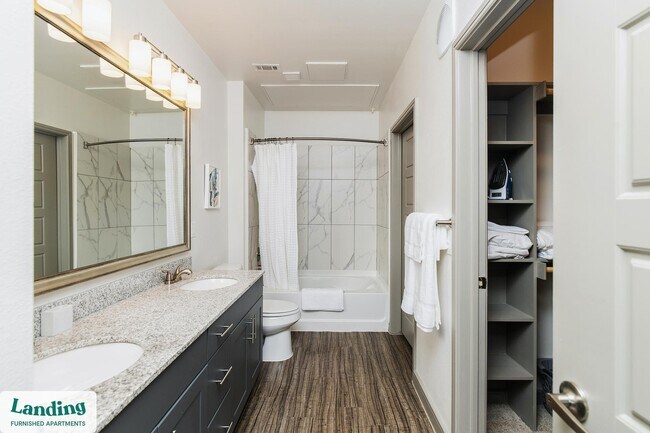 Foto del edificio - 900 E Six Forks Rd