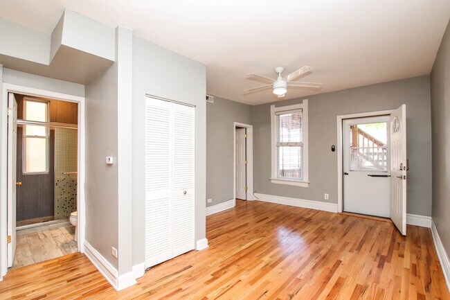 Foto del edificio - 2040 W Charleston St