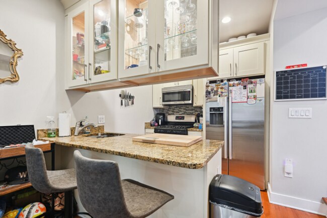 Foto del edificio - 43 Hanover Pl NW