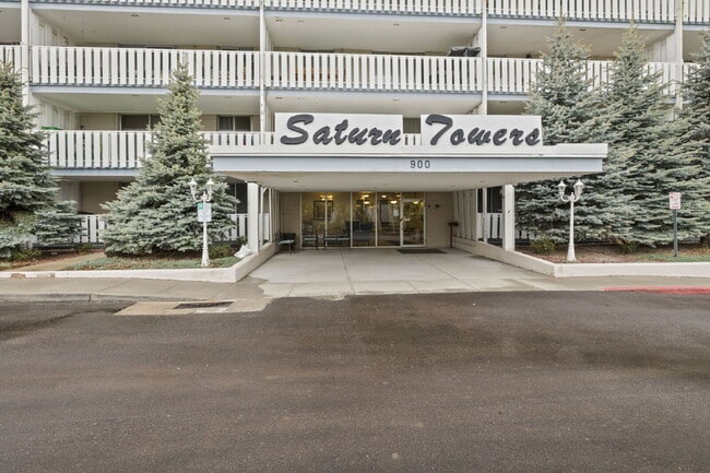 Live Above It All at the Satellite Condo! - Live Above It All at the Satellite Condo!
