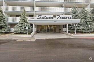 Building Photo - 900 Saturn Dr