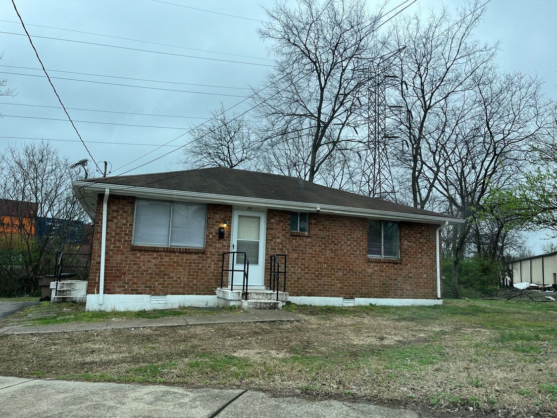Primary Photo - 49 Donelson St