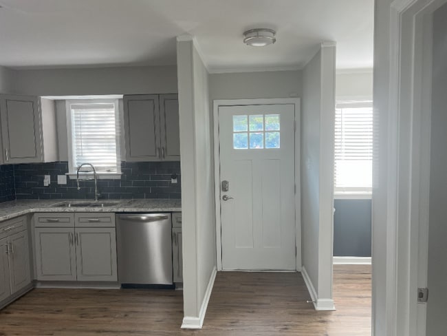 Building Photo - 7271 Sandy Creek Dr