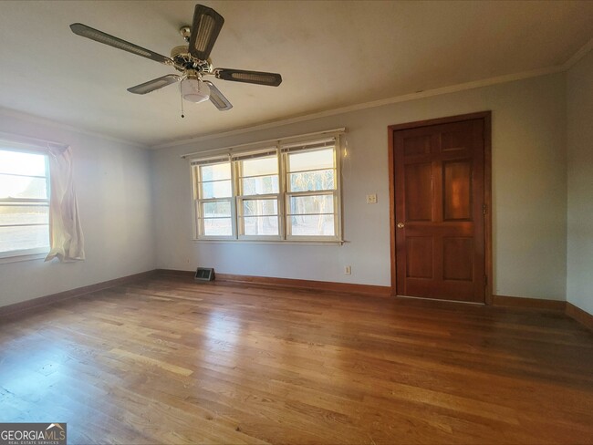 Building Photo - 493 Bee Maxey Rd