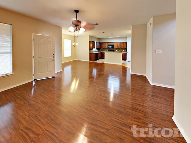 Foto del edificio - 410 Crosby Village Dr